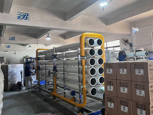 60噸純水設(shè)備,純水系統(tǒng),純化水設(shè)備 60噸純水設(shè)備,純水系統(tǒng),純化水設(shè)備